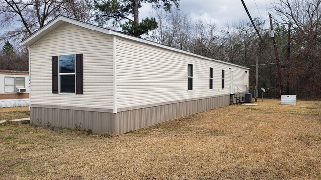 Foto del edificio - Very nice 3 bedroom/2 bath mobile home in Willow Oak Mobile Home Park in Keithville!