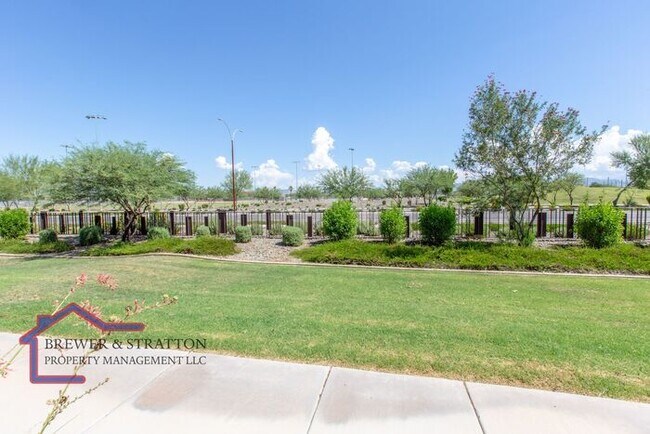 Foto del edificio - 5005 S Turbine - 4BR, 3.5BA - Ellsworth/Ray