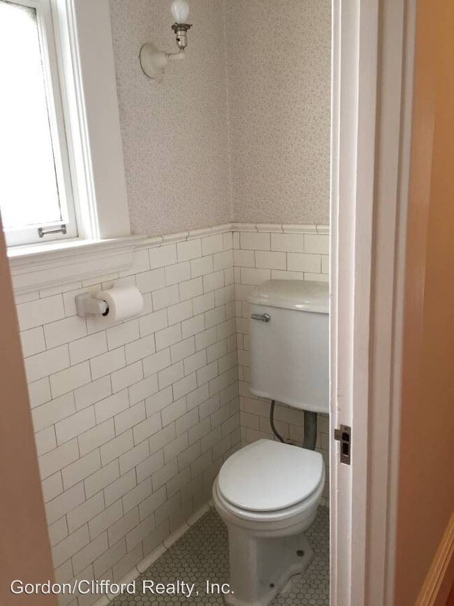 Building Photo - 1343 Green St