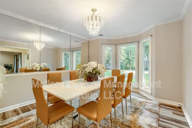 Foto del edificio - 1186 Crestbrook Dr