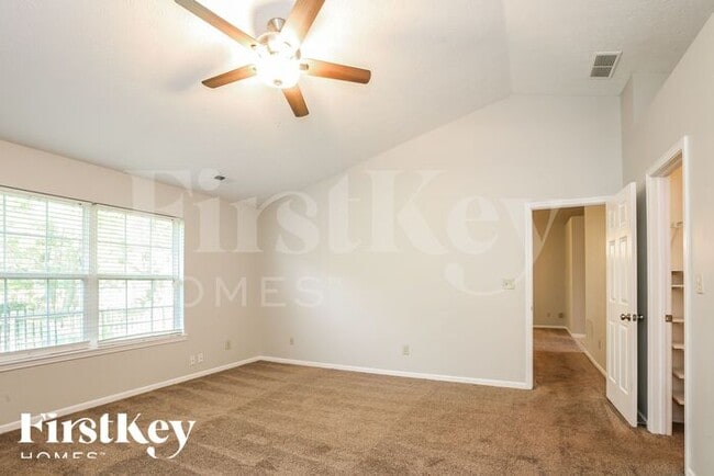 Building Photo - 557 E Pine Ridge Dr