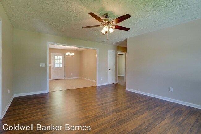 Building Photo - 3 br, 2 bath House - 395 Hendrixson Dr.