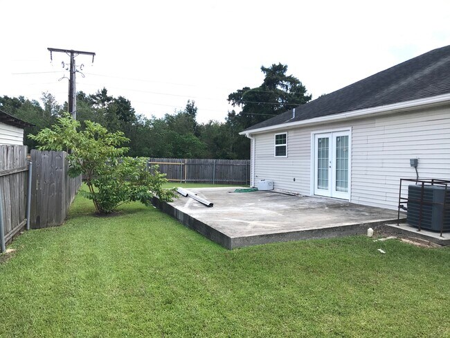 Building Photo - 3100 Havenwood Dr