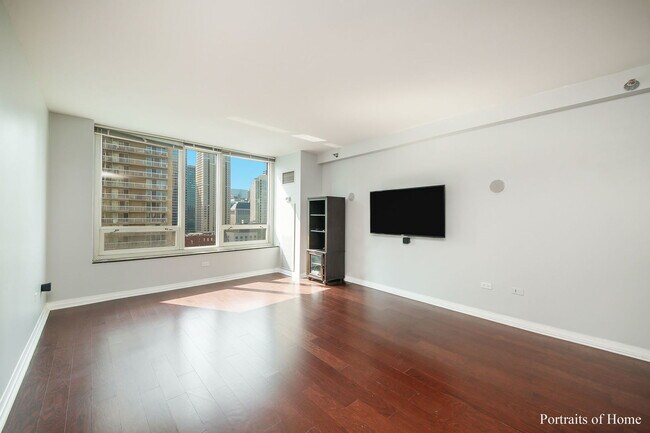 Foto del edificio - 33 W Ontario St