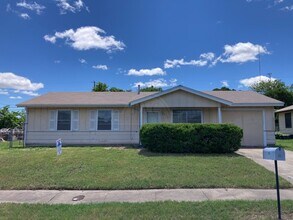 Building Photo - 820 Michelle Dr