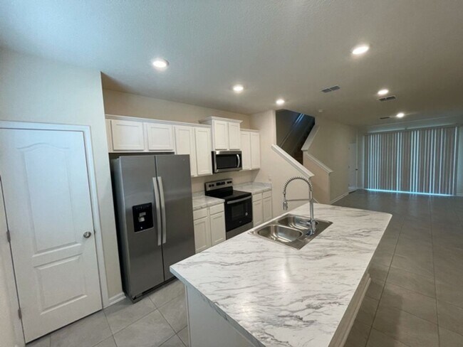 Foto del edificio - 2 Bed- 3 Bath Townhouse Located at Deer Run!  D.R. Horton Townhome Community - 1 Month FREE