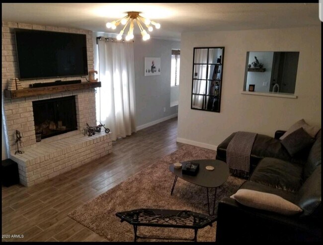 Building Photo - 1759 W Mariposa Ct