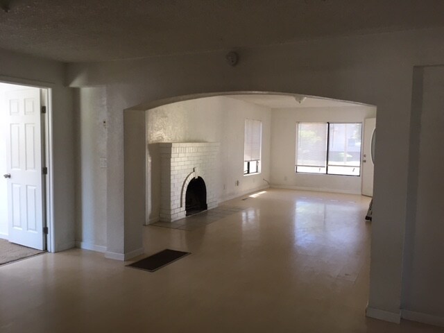 Foto del edificio - 1118 N Yosemite Ave