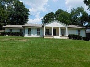 Building Photo - 5805 Pine Brook Rd NE