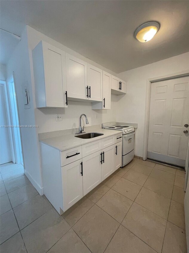 Primary Photo - 700 NW 15th Ave