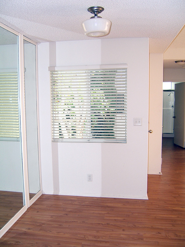 Foto del edificio - 1541 S. Bundy Drive