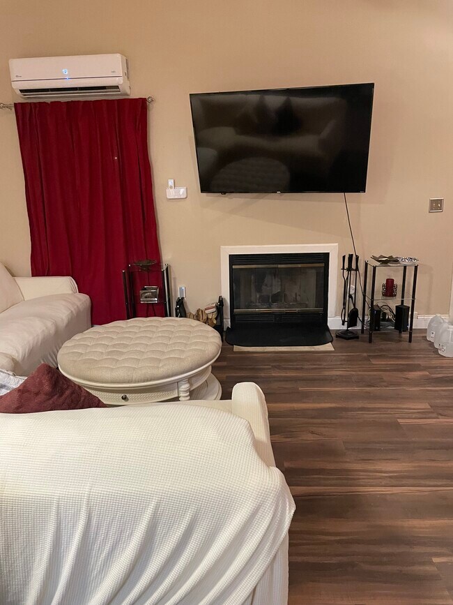 Foto del edificio - 13 Fox Rdg