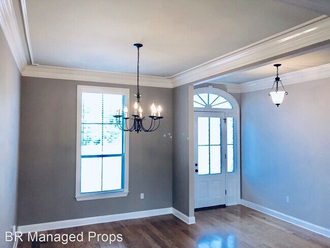 Building Photo - 11384 River Highlands Dr