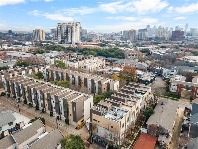 Foto del edificio - 4111 Newton Ave