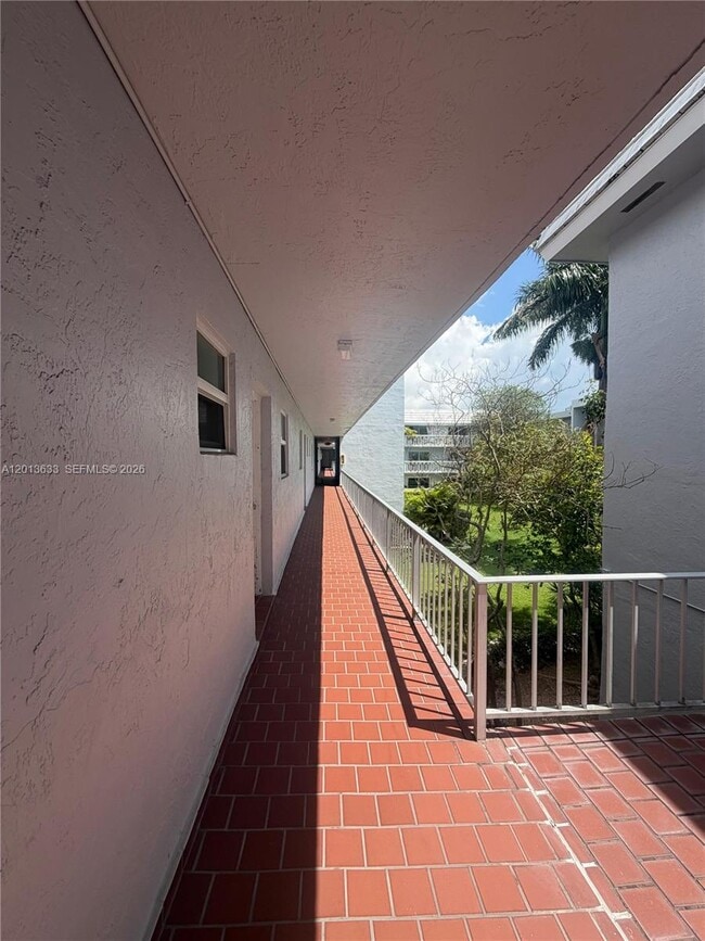 Building Photo - 100 Edgewater Dr