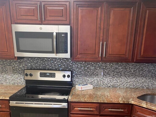 Foto del edificio - 182-19 N Conduit Ave