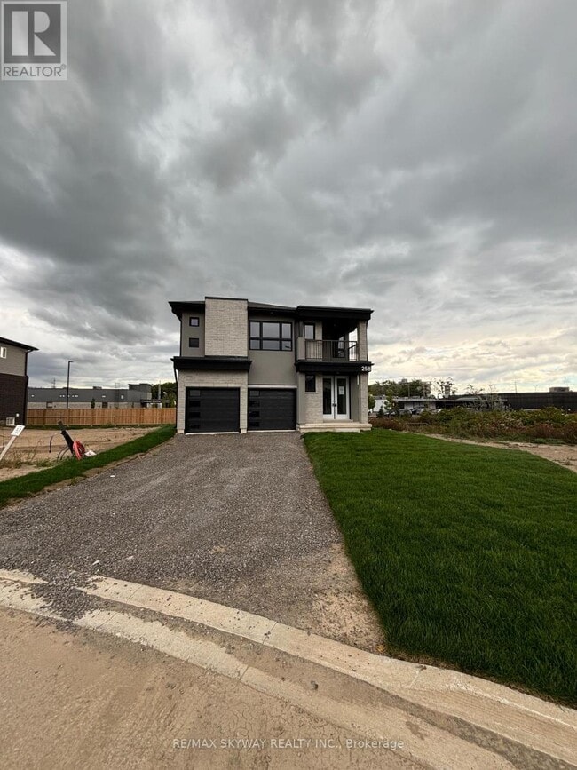 Building Photo - 258 Wellandvale Dr