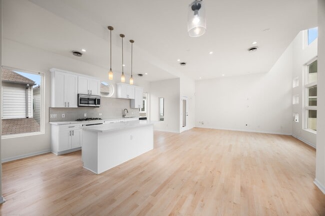 Building Photo - 5632 Kiam St