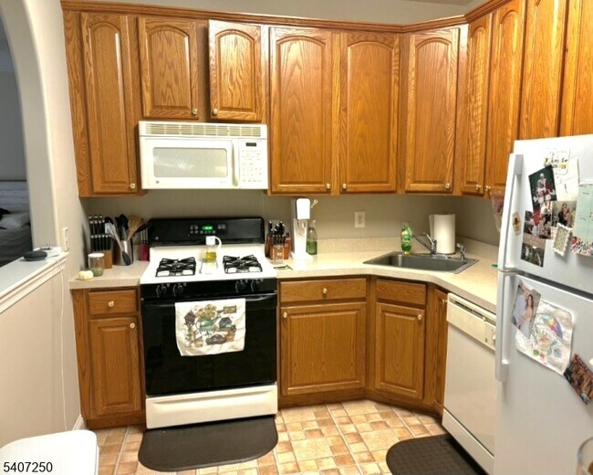 Foto del edificio - 95 Limerick Ln