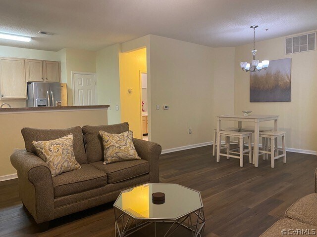 Foto del edificio - 821 Brassie Ln