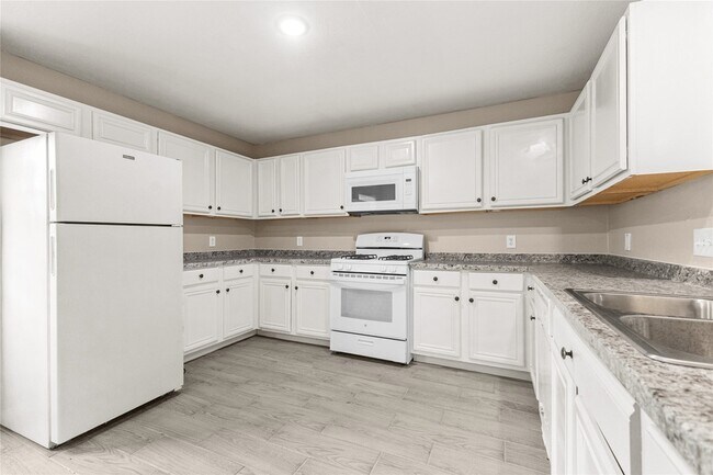 Foto del edificio - 17250 Cricketbriar Ct