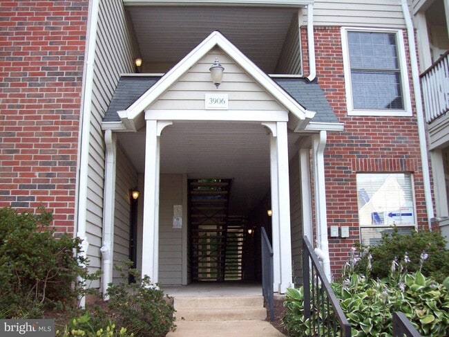 Photo - 3906 Penderview Dr Apartment