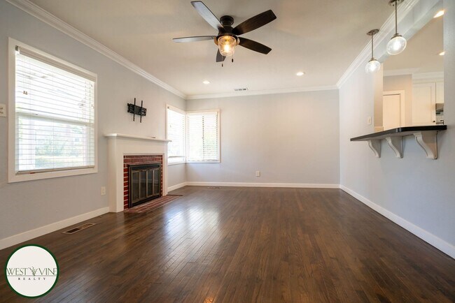 Foto del edificio - Gorgeous Single Story Home w/ Expansive Ba...