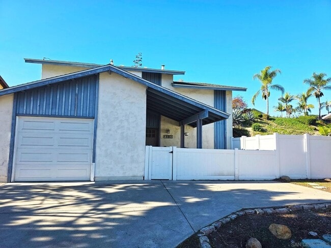 Photo - 2230 Ledgeview Ln House