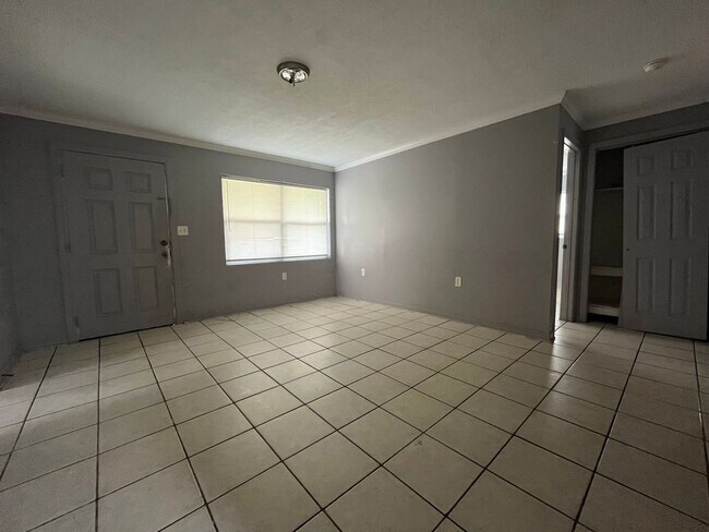 Foto del edificio - 1301 W Walnut St