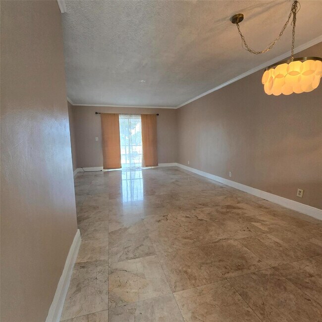 Foto del edificio - 2301 NE 14th Street Causeway