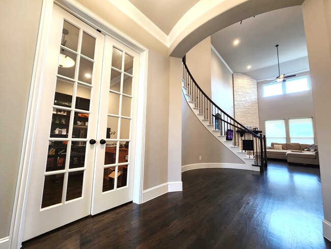 Building Photo - 7163 Split Rein Rd