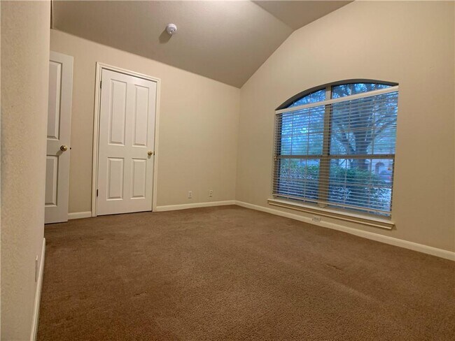 Foto del edificio - 5726 Taylorcrest Dr