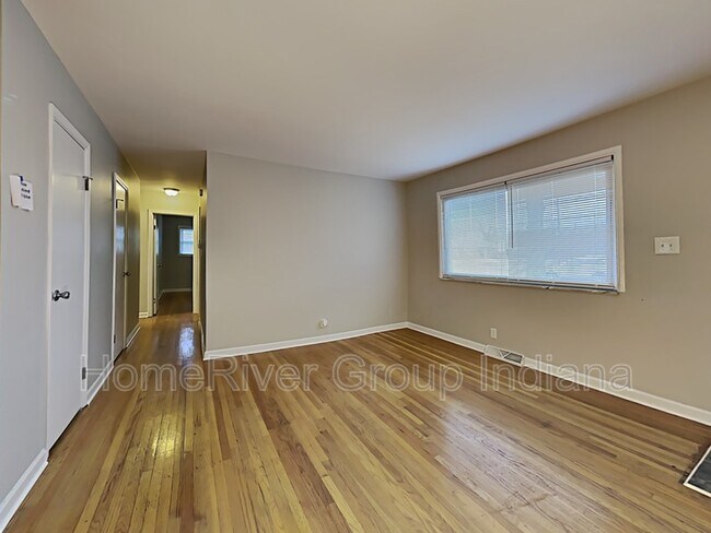 Building Photo - 1303 Roseway Dr