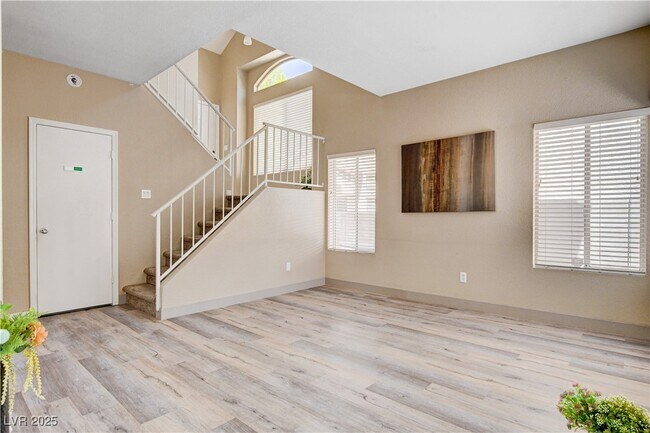 Foto del edificio - 1661 Cloister Ave