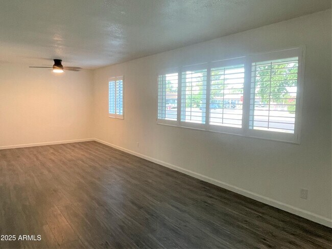 Foto del edificio - 2301 N 81st Pl