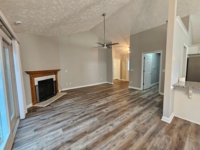 Foto del edificio - NEW LISTING!!!!!