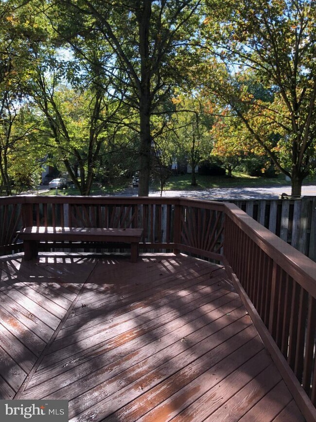 Foto del edificio - 16111 Brookmead Ct