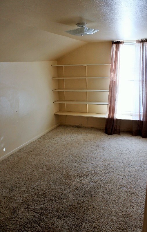 Building Photo - 929.5 Clark St