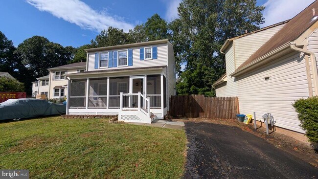 Building Photo - 5813 Shana Pl