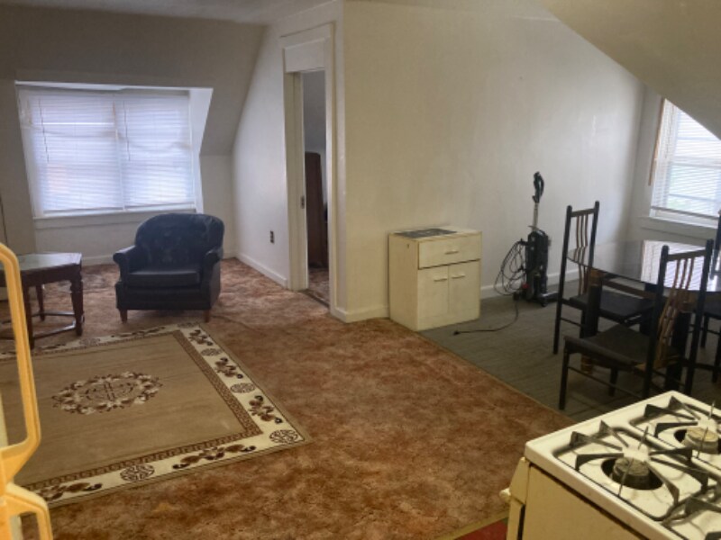Foto principal - 3431 W Kilbourn Ave