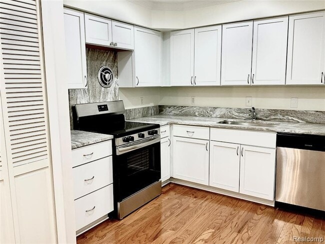Foto del edificio - 928 N Adams Rd