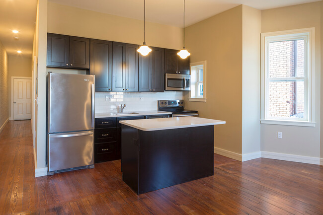 Open floor plan - 1323 Eutaw Pl