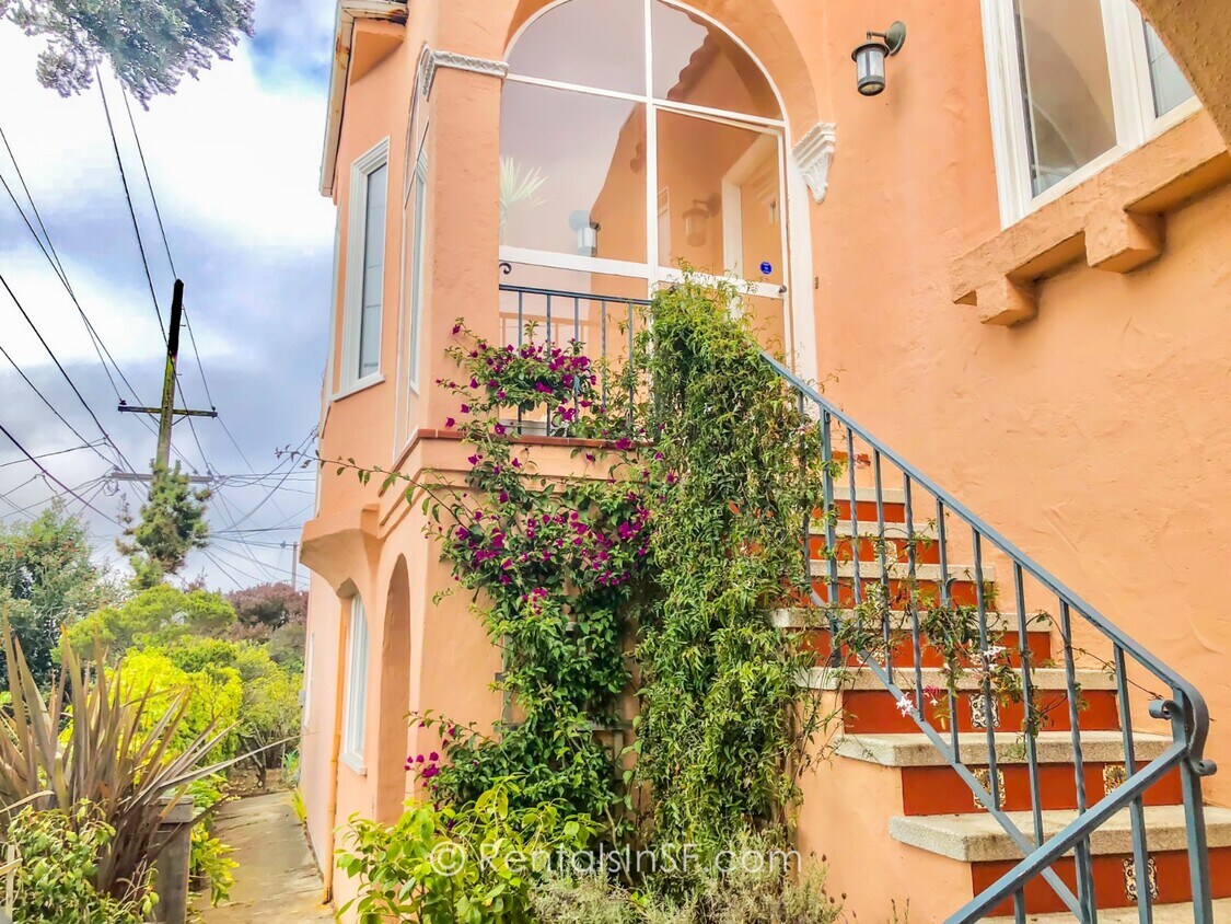 Primary Photo - 1228 Pacheco St