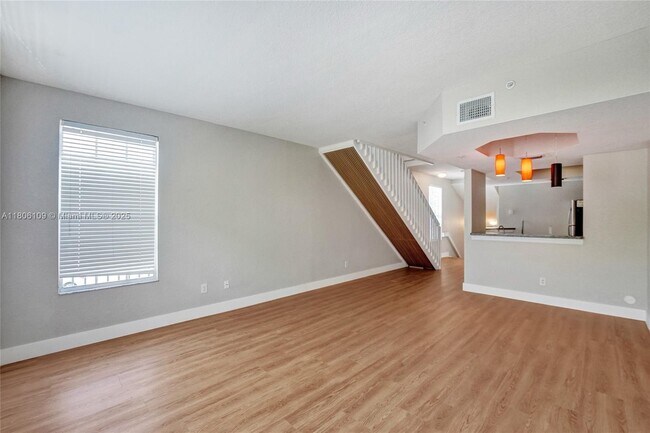 Foto del edificio - 781 SW 148th Ave