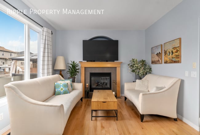 Building Photo - Modern 4 Beds, 3.5 Baths Single- Family | ...