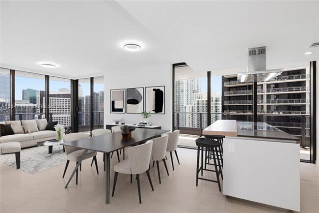 Building Photo - 1000 Brickell Plaza