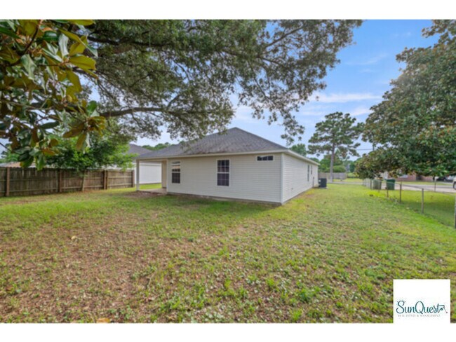 Building Photo - 25 Cactus Rd