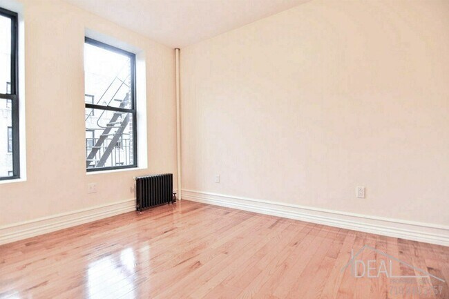 Building Photo - 625 W 164th St