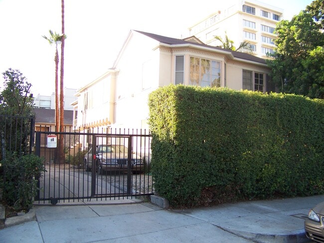 Building Photo - 1807 Grace Ave