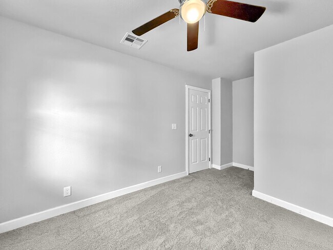 Building Photo - 3455 E 75th Pl